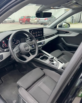 Audi A4 cena 110500 przebieg: 115000, rok produkcji 2020 z Kraków małe 137